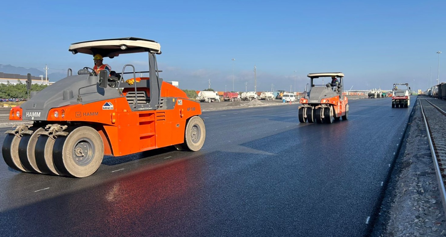 Compactación de carpeta asfáltica con rodillos neumáticos